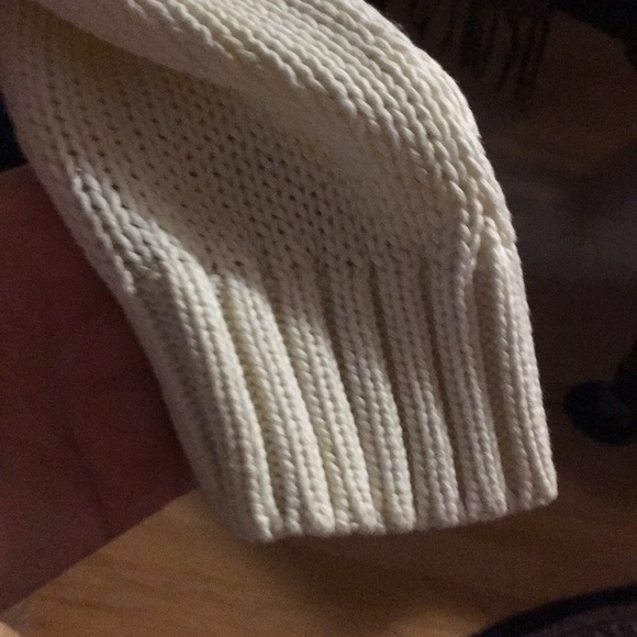 Sweater - Picture 6 of 7